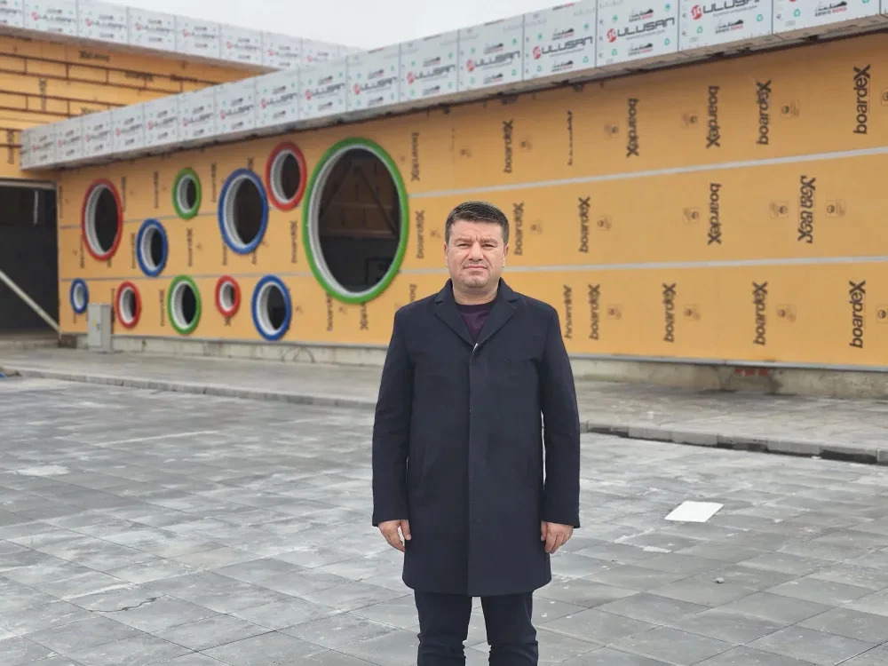 ÇOCUK EĞLENCE MERKEZİNDE OYUN GRUPLARININ KURULUMU YAPILIYOR