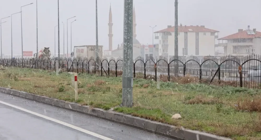 Aksaray da yoğun yağış sürüyor 