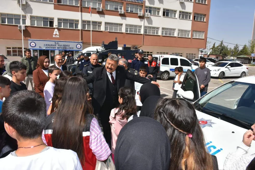 Aksaray Emniyetine Gençlerimizden Anlamlı ziyaret 