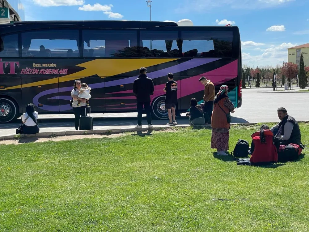 Aksaray şehirlerarası otobüs terminalinde yoğunluk sürüyor 