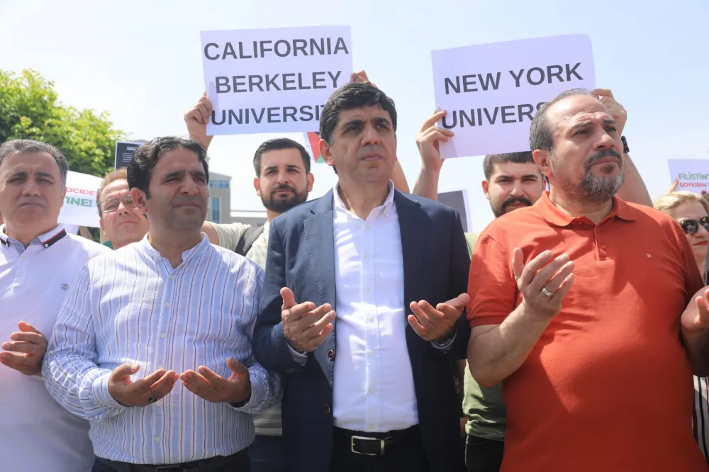 Iğdır Üniversitesi Öğrenci Topluluklarından ABD’deki Üniversitelerin Gazze Eylemlerine Destek!