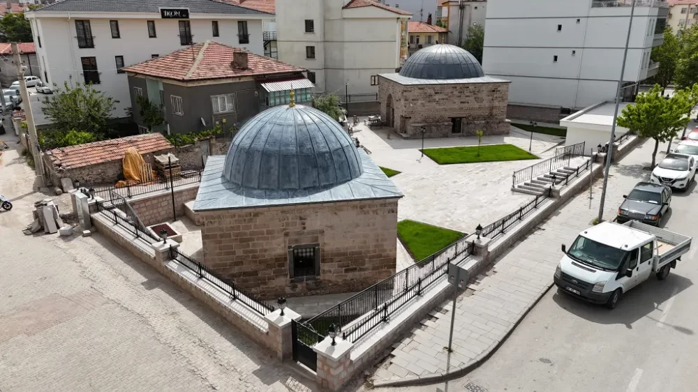 YÖK BAŞKANI ÖZVAR ASÜ’DE ÖĞRENCİLERLE BULUŞTU