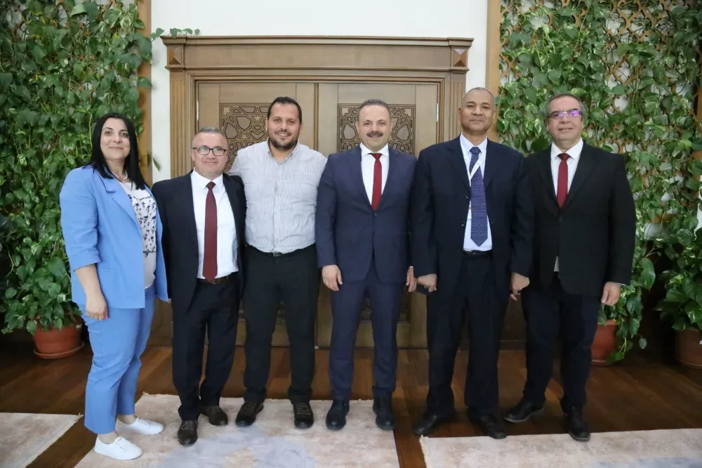 ÜÇ ÜLKEDEN ÜNİVERSİTELERLE İŞ BİRLİĞİ PROTOKOLLERİ İMZALANDI