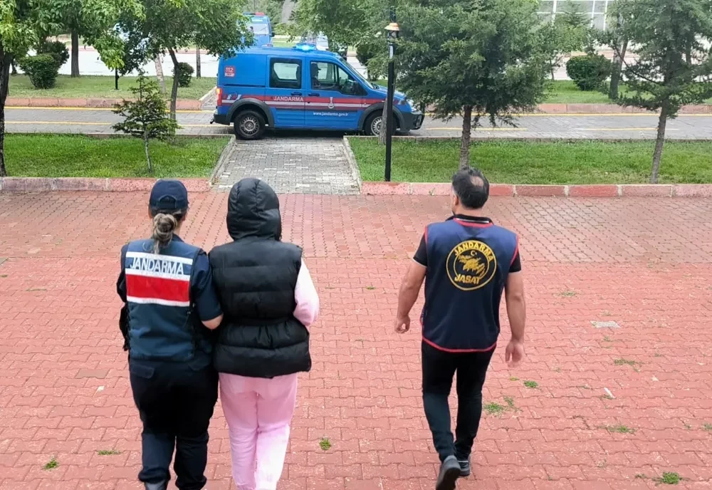 Aksaray’da Hakkında 22 Yıl 6 Ay Hapis Cezası Bulunan Uyuşturucu Taciri Yakalandı