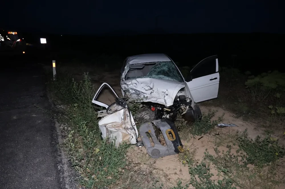 Aksaray da Meydana Gelen Trafik Kazasında 1 Kişi Hayatını Kaybetti 2 Kişi Yaralandı 