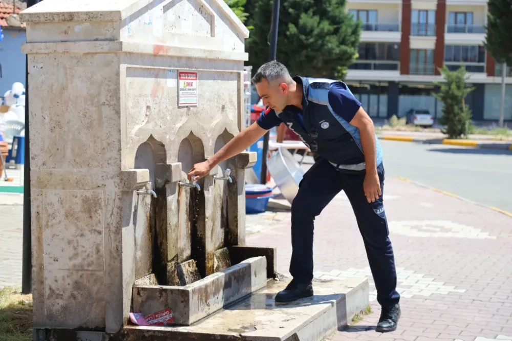 ZABITA EKİPLERİ SU TASARRUFU İLE İLGİLİ VATANDAŞLARA UYARILARDA BULUNDU