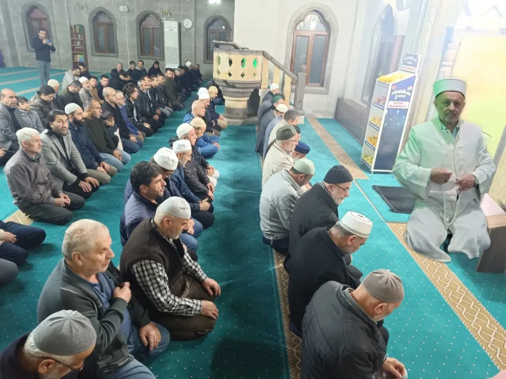 Aksaray’da Manevi Buluşma: Ailece Sabah Namazı Yakabağlar Camii’nde Gerçekleşti