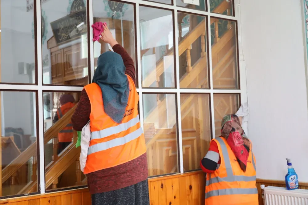 Aksaray Belediyesi Ramazan Ayı Öncesi Camileri Temizliyor