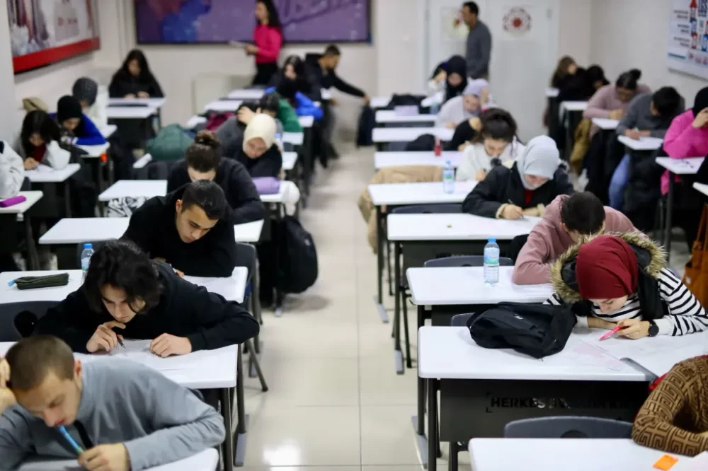 AKSARAY BELEDİYESİ’NDEN 12. SINIF ÖĞRENCİLERİNE ÜCRETSİZ TYT VE AYT DENEME SINAVI FIRSATI