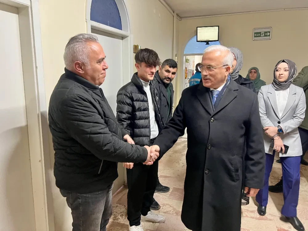 Vali Mehmet Ali Kumbuzoğlu Aksaray Ağız ve Diş Sağlığı Merkezi’ni ziyaret etti             