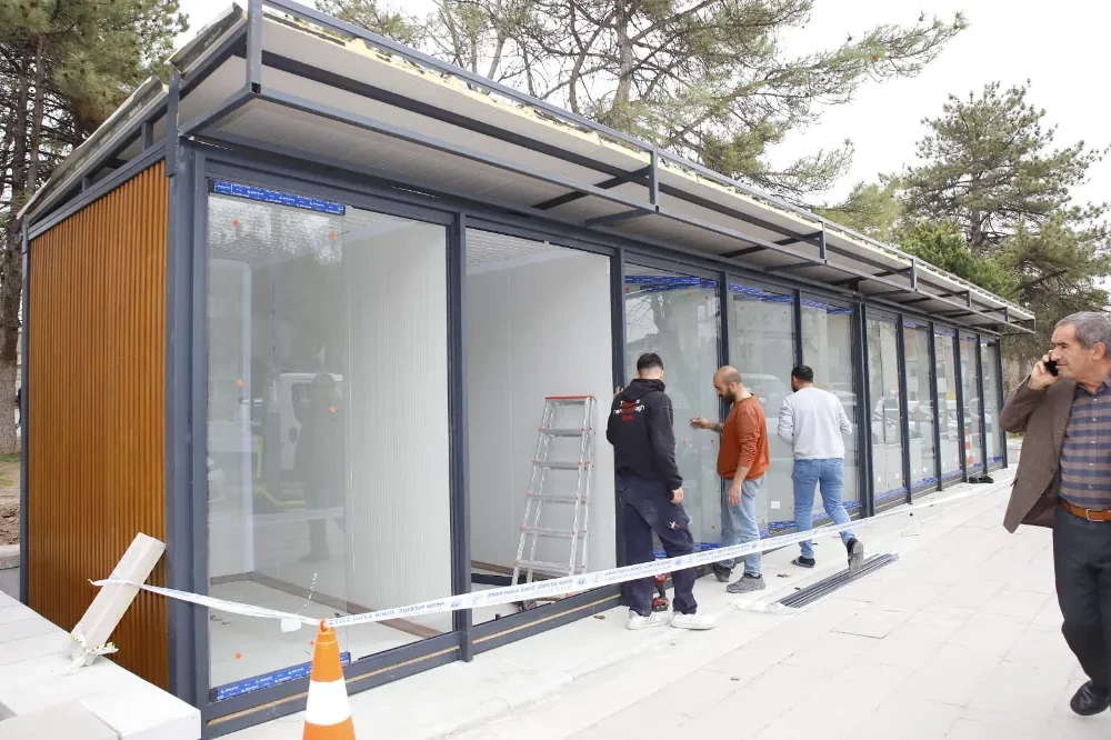 Aksaray Belediyesi’nden Ayakkabı Boyacılarına Modern Lostra Salonu
