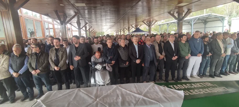 Necip ve Sönmez Özel’in Biricik Kızları Özgenur Özel Gözyaşları Arasında Toprağa Verildi