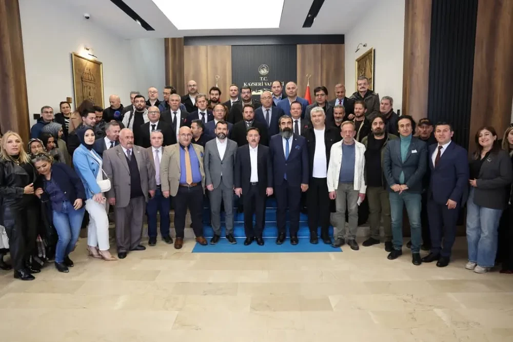 120 Gazeteci Kayseri’de Dijital Gazetecilik İçin Buluştu: Vali Gökmen Çiçek’i Ziyaret Ettiler