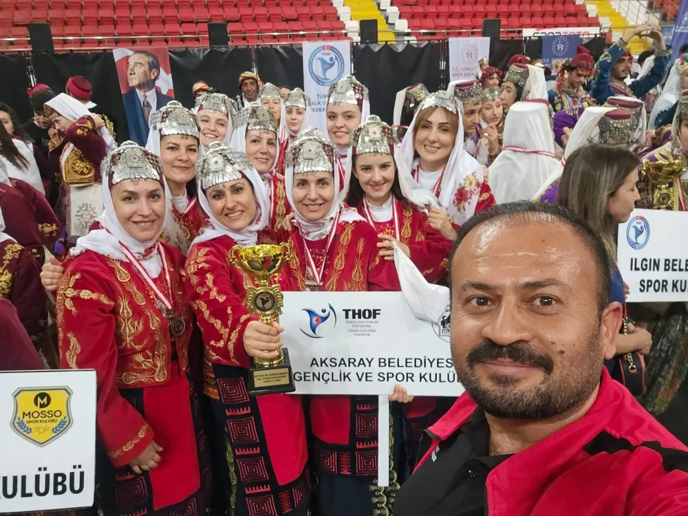 AKSARAY BELEDİYESİ HALK OYUNLARI EKİBİ KARAMAN BÖLGE FİNALLERİNDE ÜÇÜNCÜLÜK KUPASI KAZANDI