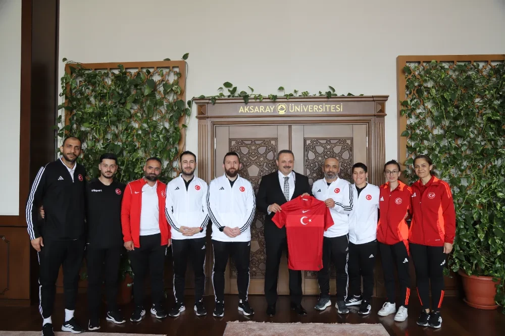 İşitme Engelliler Futsal Milli Takımlarından ASÜ Rektörü Arıbaş’a Ziyaret