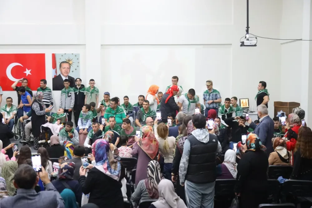 ENGELSİZ YAŞAM MERKEZİNDE ÖZEL BİREYLER İÇİN DUYGU DOLU ASKER KINASI PROGRAMI