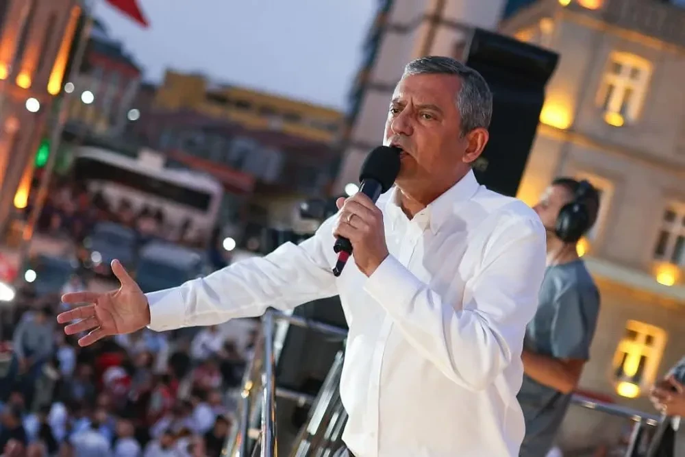 CHP Genel Başkanı Özgür Özel Aksaray’da: “Biz Buraya Miting Yapmaya Değil, Hak, Hukuk, Adalet Aramaya Geldik”