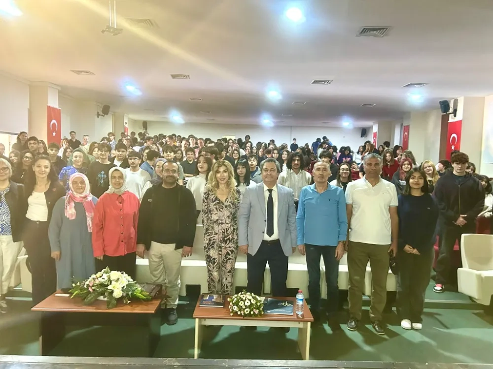 Başkentte Gençlerle “Milenyum Meslekleri ve Dijital Etik” Konuşuldu