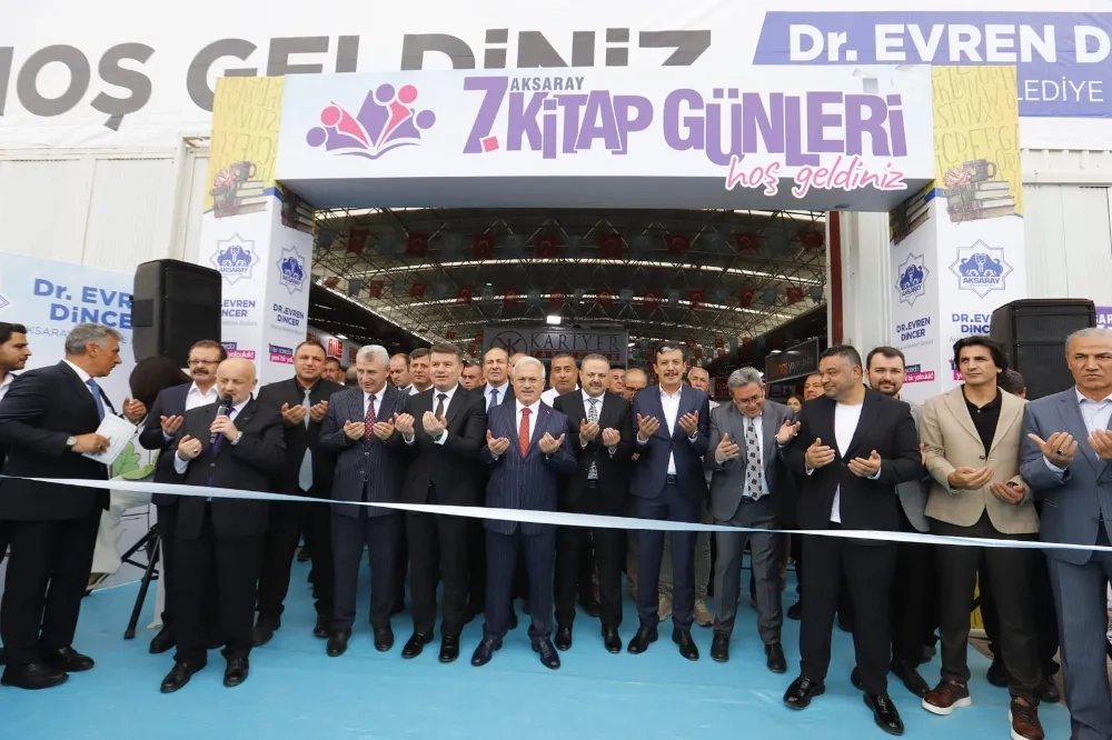 AKSARAY BELEDİYESİ EV SAHİPLİĞİNDE DÜZENLENEN KİTAP GÜNLERİNİN RESMİ AÇILIŞ TÖRENİ GERÇEKLEŞTİ