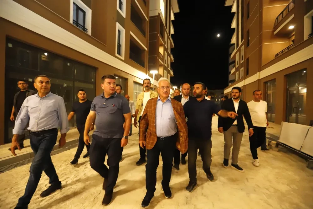 VALİ KUMBUZOĞLU VE BAŞKAN DİNÇER KENTSEL DÖNÜŞÜM PROJESİNİ İNCELEDİ