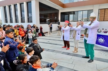 KÖYDE BİLİM VAR PROJESİ İLE BİLİM KÖY OKULLARINA TAŞINIYOR