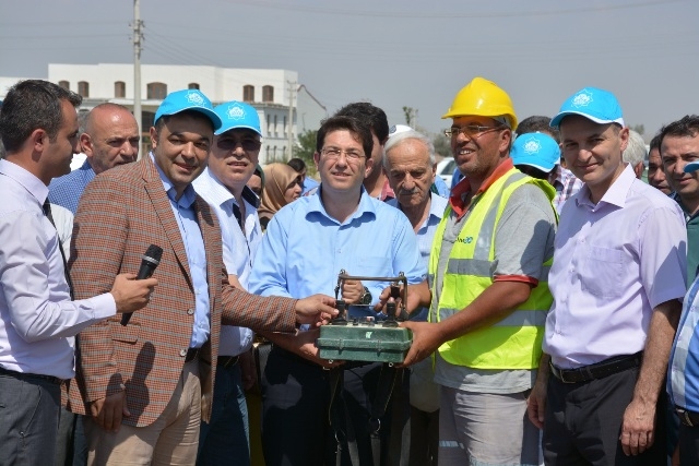 4 adet dükkân bir adet kafeteryanın temeli dualarla atıldı