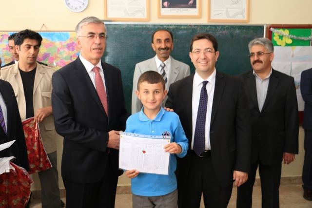 83 bin 34 öğrenci karne aldı