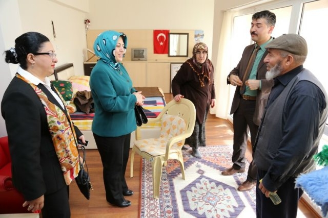 Adile Ataklı 8 Mart dünya kadınlar günü dolayısıyla bir dizi ziyaret gerçekleştirdi