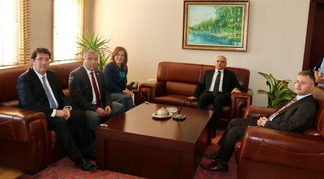 AK Parti heyeti ziyaretlere devam ediyor
