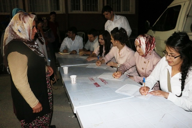 Aksaray Belediyesi `Beyaz Masa`yı halkın ayağına götürüyor