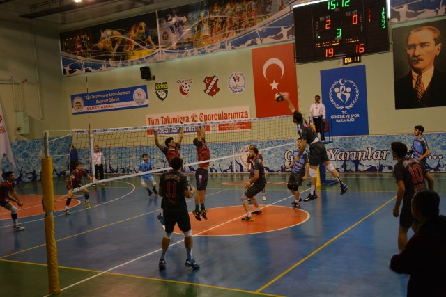 Aksaray Belediyespor Voleybol Takımı Kilisi 3- 0 Yendi