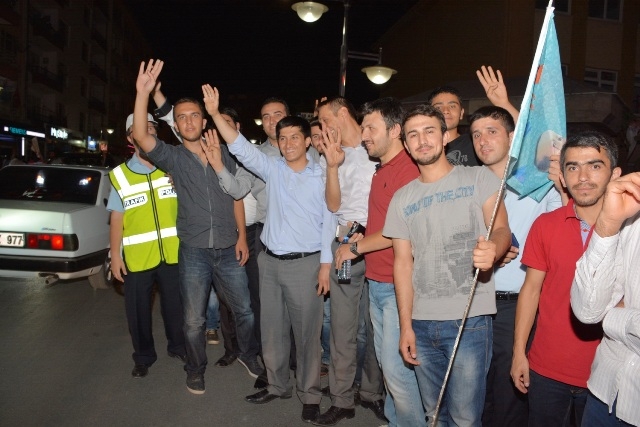 Aksaray`da Cumhurbaşkanlığı zaferi coşku ile kutlandı