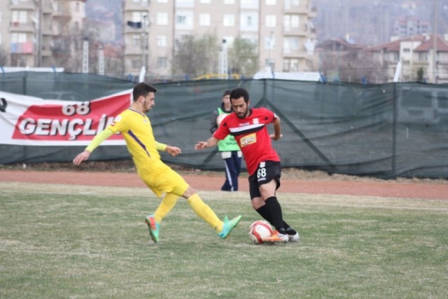 AKSARAYSPOR İLK PERDEYİ MUTSUZ KAPATTI 