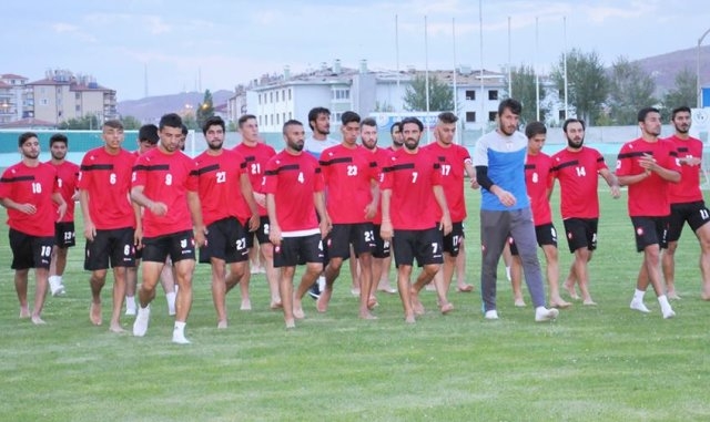 Aksasarayspor 133 Gün Sonra Sahaya İniyor
