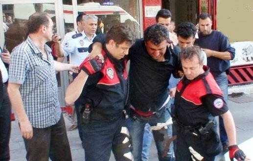 Alacak Verecek Meselesi Kanlı Bitti 2 kişi Silahla yaralandı