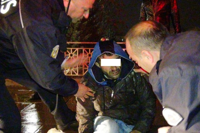 ALKOLLÜ ŞAHIS DÜŞEREK YARALANDI