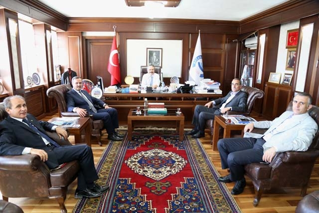 ASÜ Rektörü KSO Yöneticileriyle görüştü  