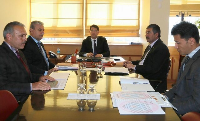 Başkan Yazgı bütün birimlerden brifing alıyor 