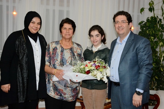 Başkan Yazgı, İlkokul Öğretmenini Evinde Ziyaret Etti
