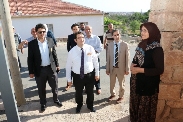 Başkan Yazgı, kenar mahallelerde vatandaşları ziyaret ediyor