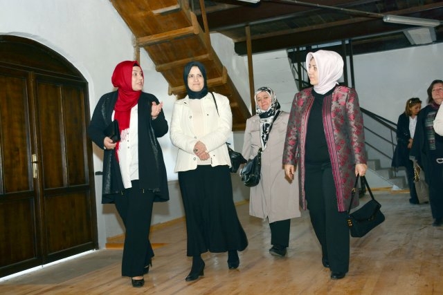Başkan Yazgı`nın Eşi Hasibe Yazgı, Misafirperverlik Örneği Sergiledi 