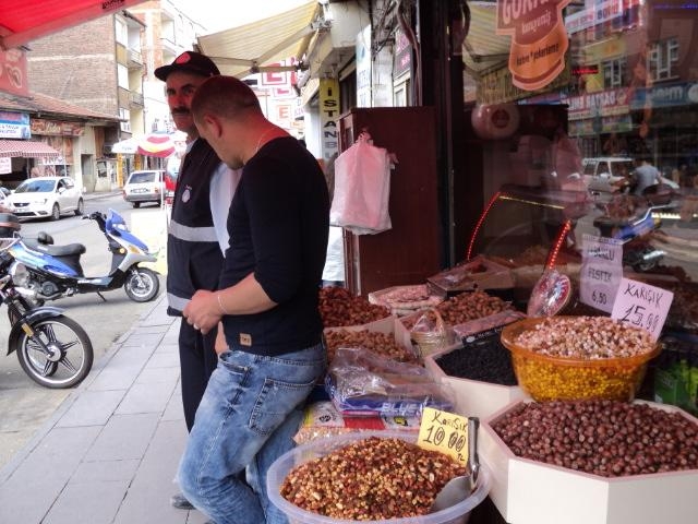 Belediye kaldırım işgaline karşı uyardı