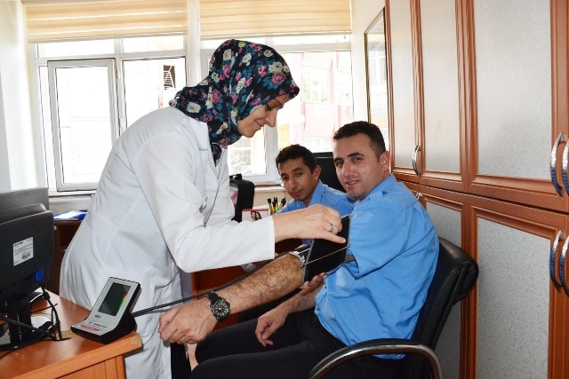 Belediye personeli sağlık taramasından geçiriliyor