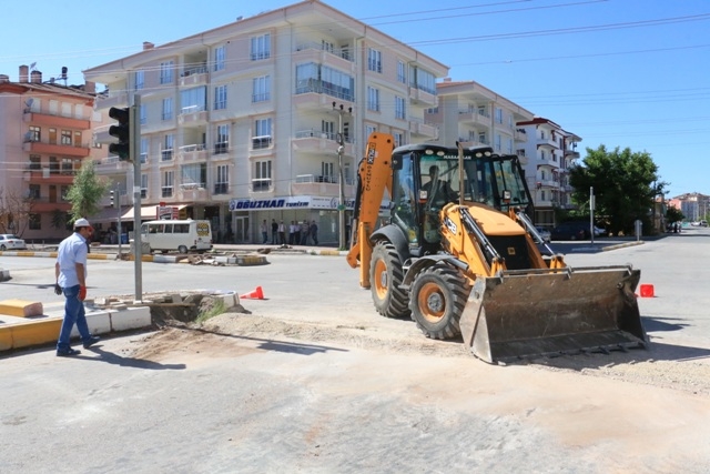 Belediye sinyalizasyon sisteminin alt yapısı değiştiriyor