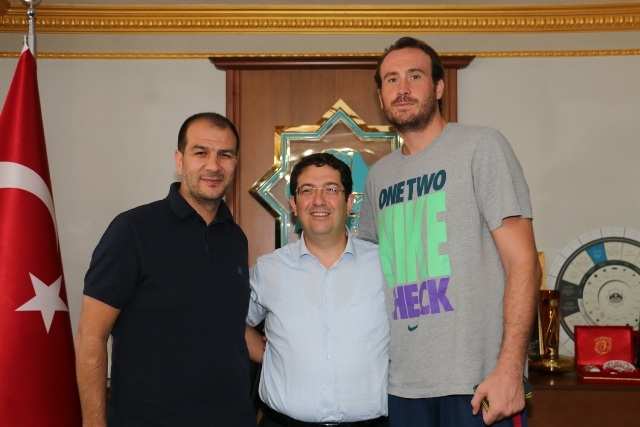 Dev Adam Belediye Spor`da