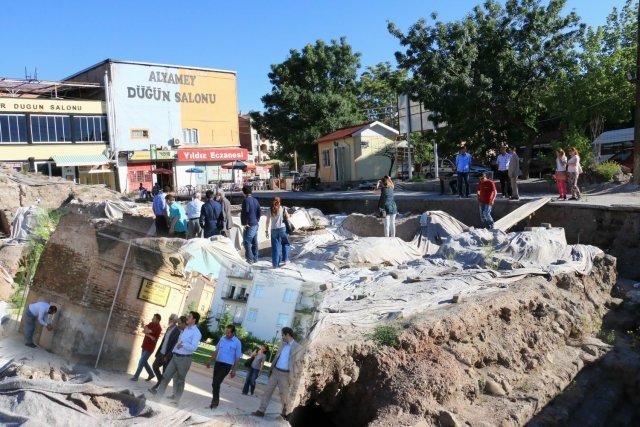 Eğri Minare ve Kılıçaslan Hamamına İnceleme 