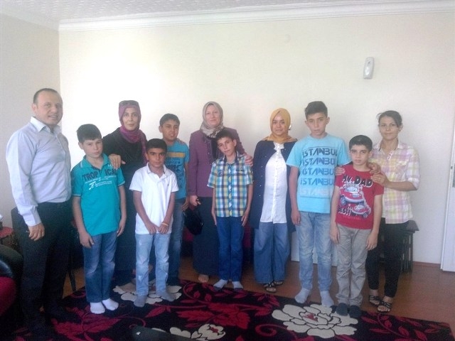 Emniyetten çocuk evlerine ziyaret