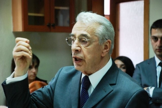 Eski CHP İçişleri Bakanı Hasan Fehmi Güneş Aksaray`a geldi.