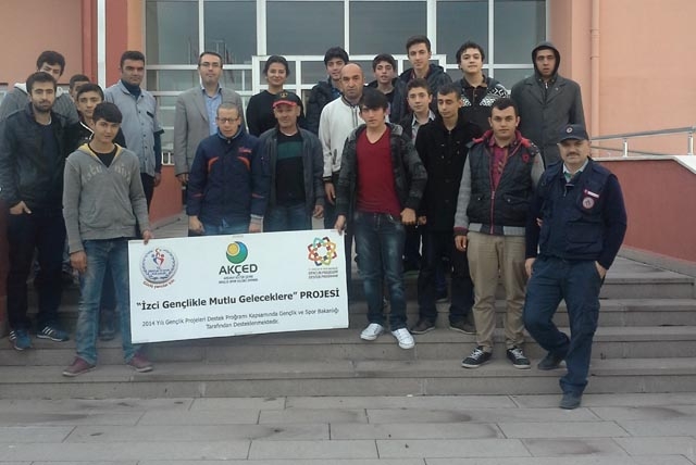 GENÇLER  BAKIM MERKEZİNİ  ZİYARET ETTİ