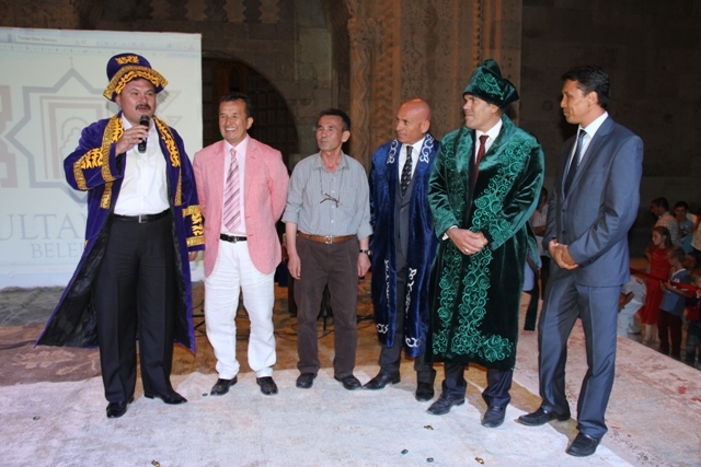 Gönüller Sultanhanı`nda buluştu